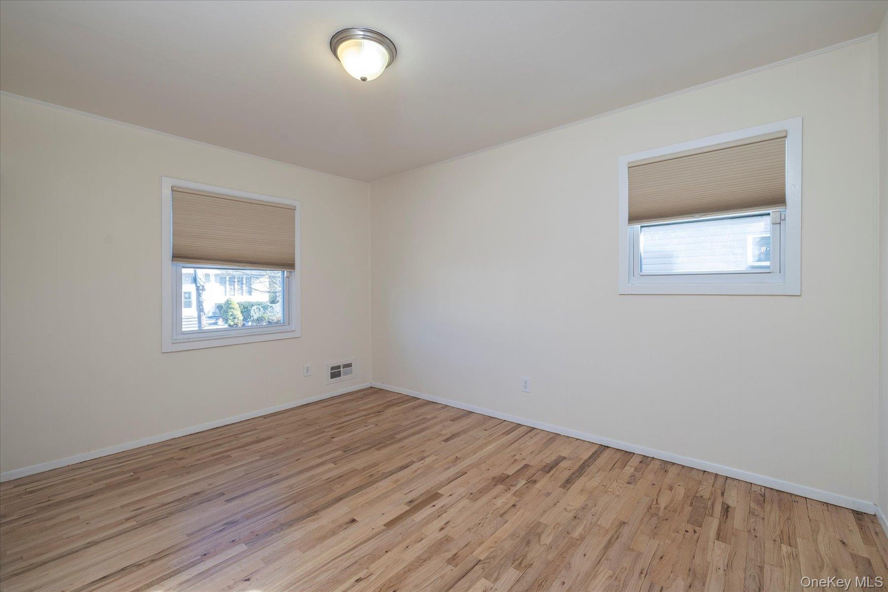 #16 photo, 2970 Bond Drive, Merrick , NY 11566