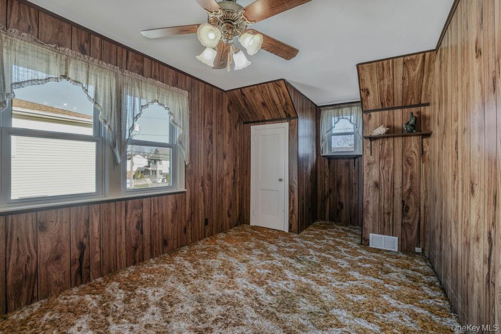 #12 photo, 645 S 10th Street, New Hyde Park , NY 11040