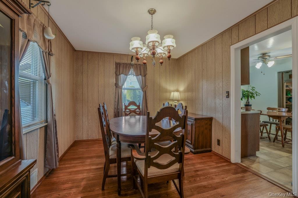 #7 photo, 645 S 10th Street, New Hyde Park , NY 11040