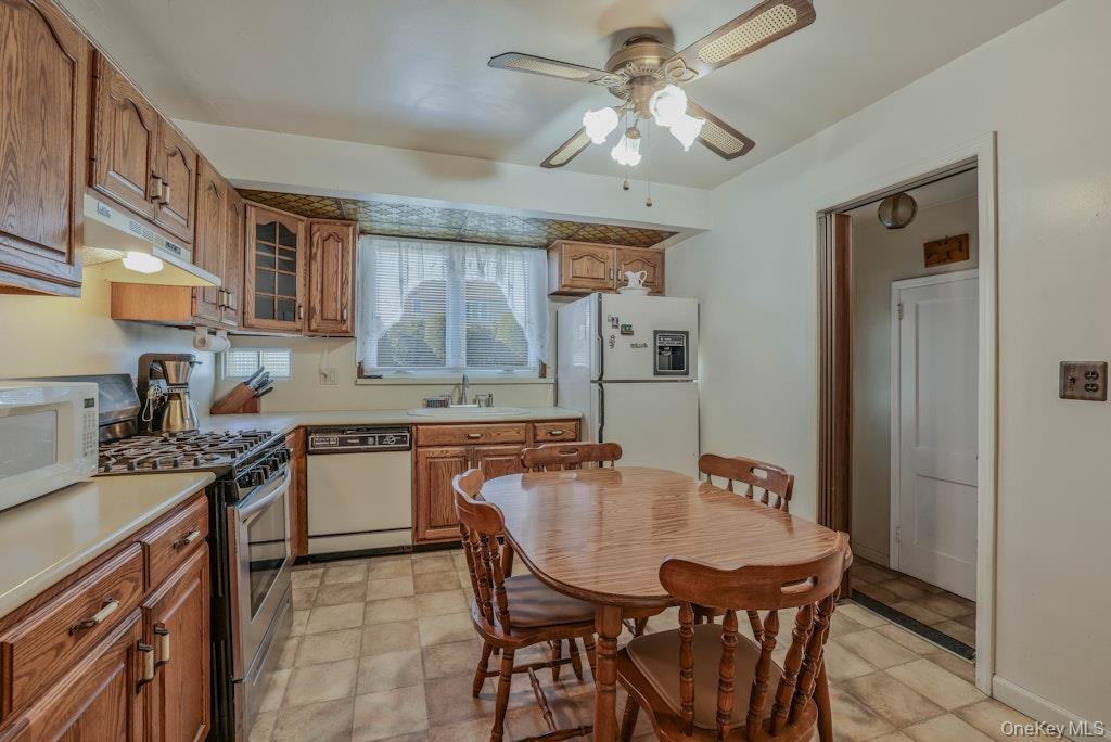 #8 photo, 645 S 10th Street, New Hyde Park , NY 11040