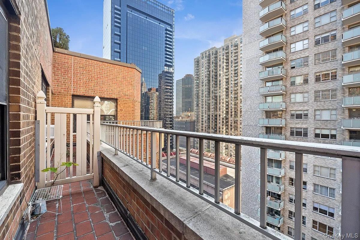 #8 photo, 305 East 40th Street #14O E 40th Street, New York (Manhattan) , NY 10016