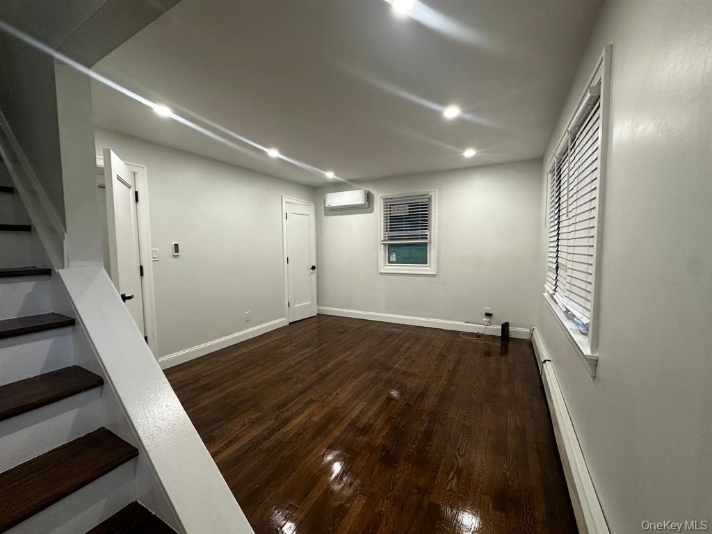 #13 photo, 18 Davis Street, Melville , NY 11747