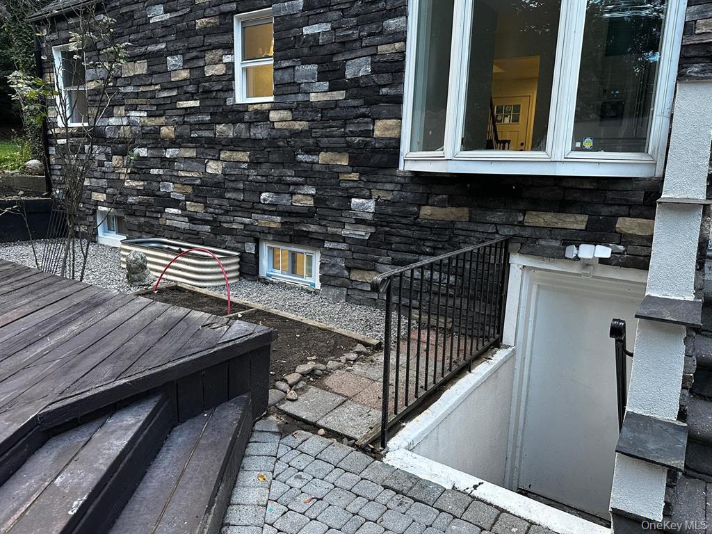 #7 photo, 18 Davis Street, Melville , NY 11747