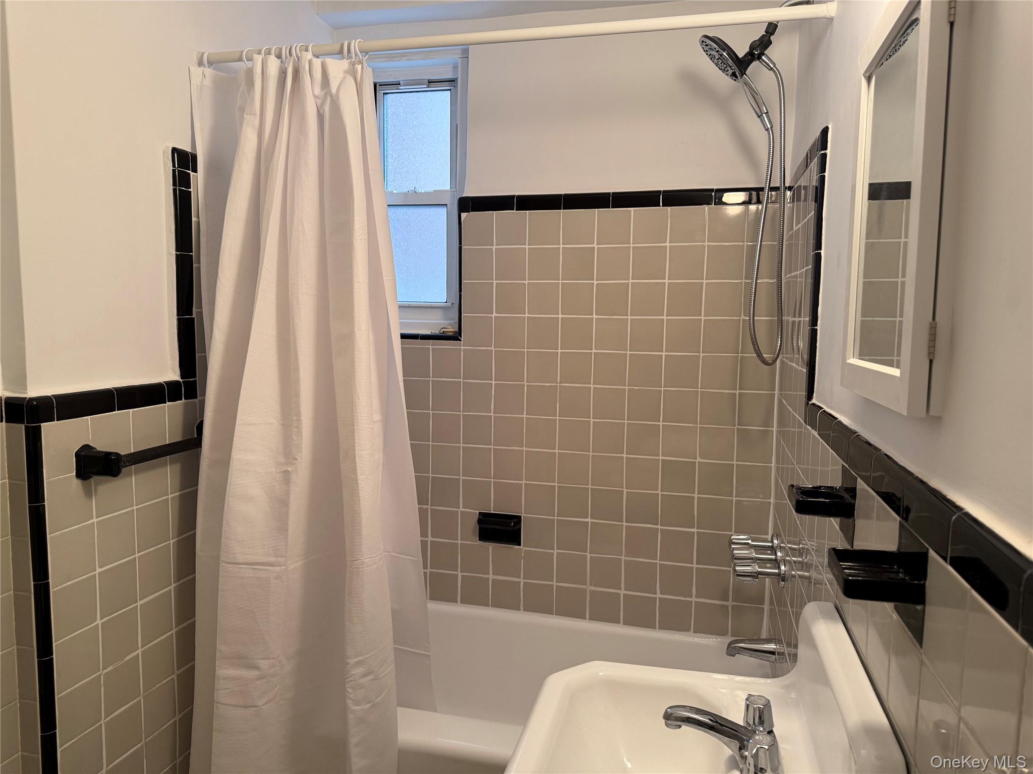 #10 photo, 30-11 Parsons Boulevard, 뉴욕퀸즈 Flushing , NY 11354