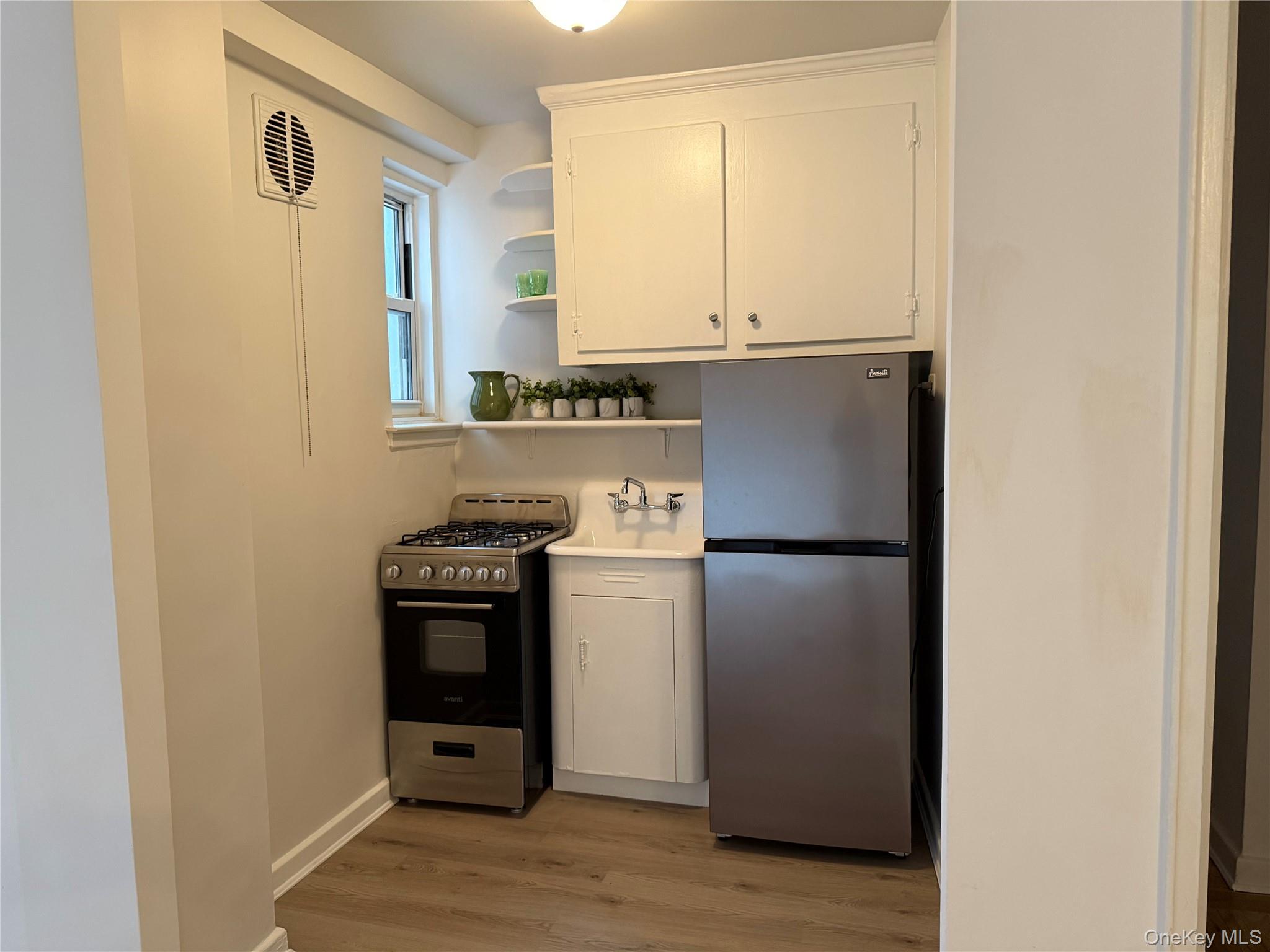 #12 photo, 30-11 Parsons Boulevard, 뉴욕퀸즈 Flushing , NY 11354