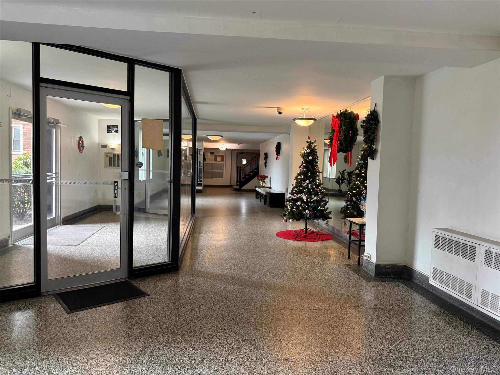 #17 photo, 30-11 Parsons Boulevard, 뉴욕퀸즈 Flushing , NY 11354