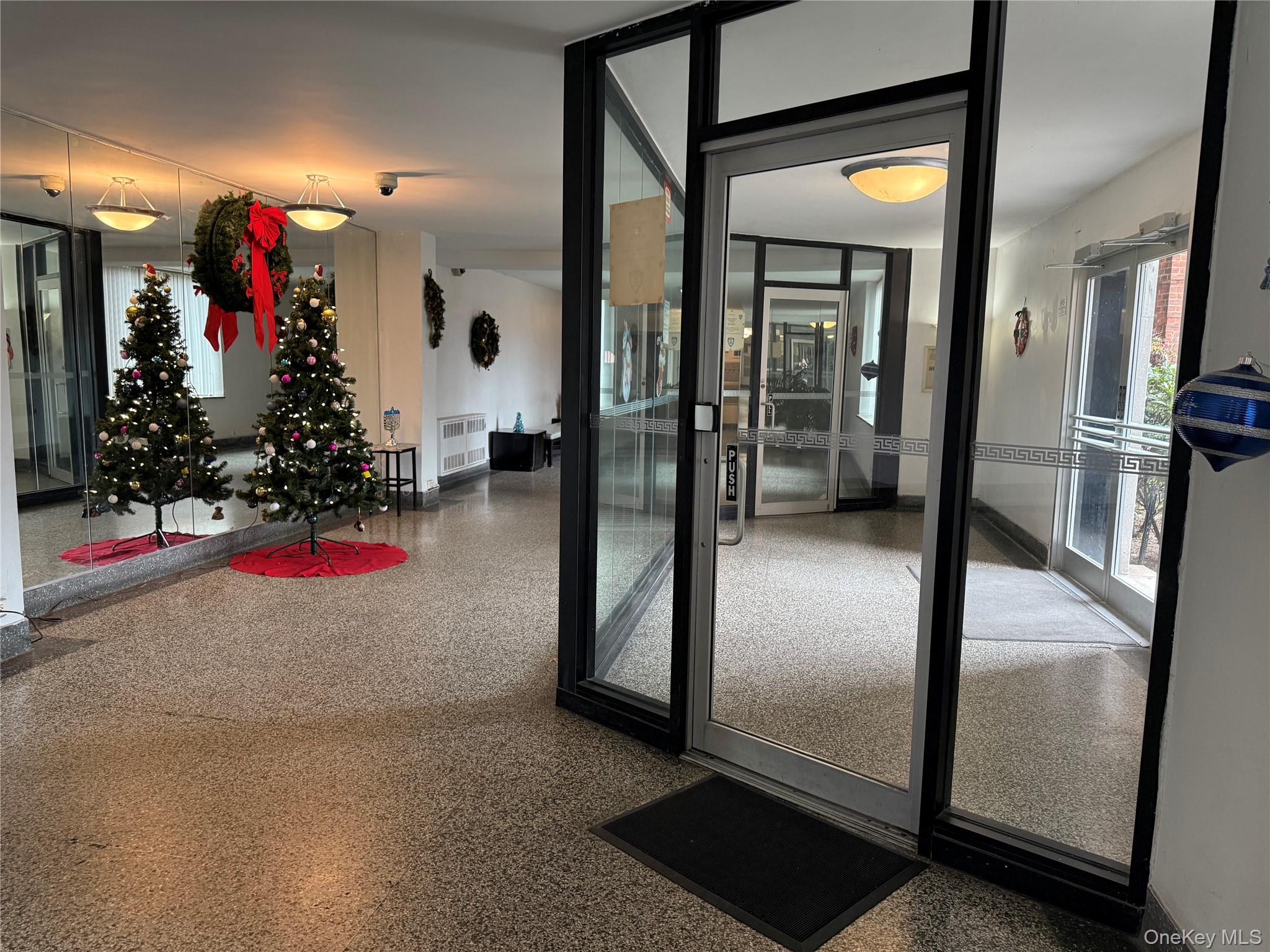 #18 photo, 30-11 Parsons Boulevard, 뉴욕퀸즈 Flushing , NY 11354