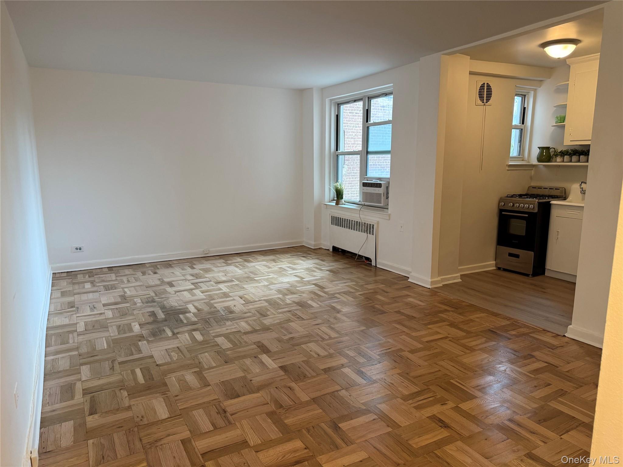 #2 photo, 30-11 Parsons Boulevard, 뉴욕퀸즈 Flushing , NY 11354