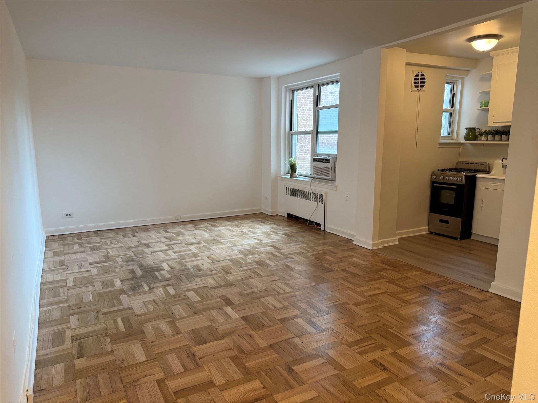 #8 photo, 30-11 Parsons Boulevard, 뉴욕퀸즈 Flushing , NY 11354