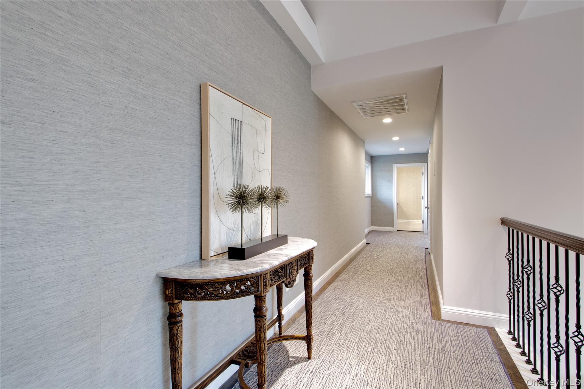 #20 photo, 4 Meadowbrook Lane, Old Westbury , NY 11568