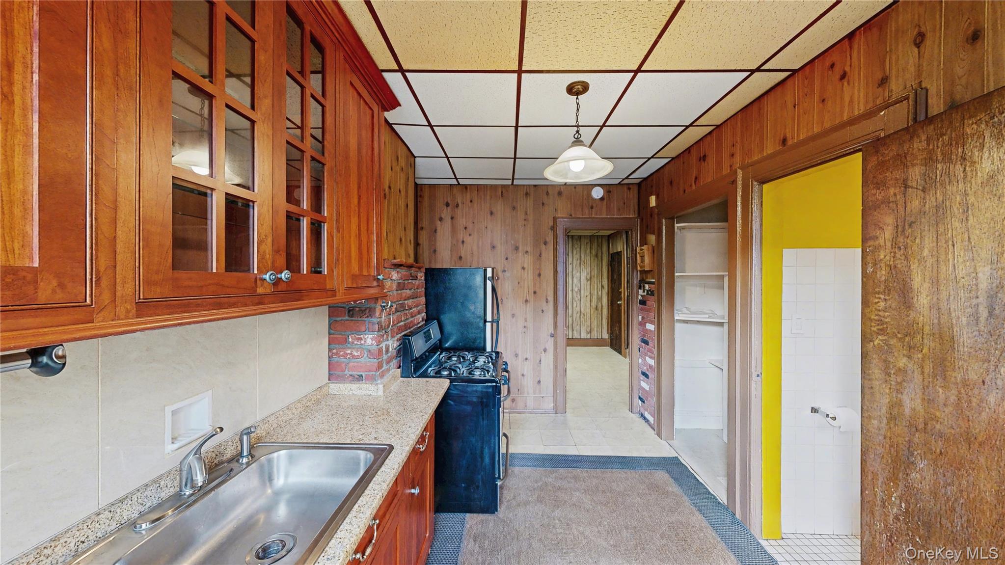 #17 photo, 1722 Putnam Avenue, Ridgewood , NY 11385