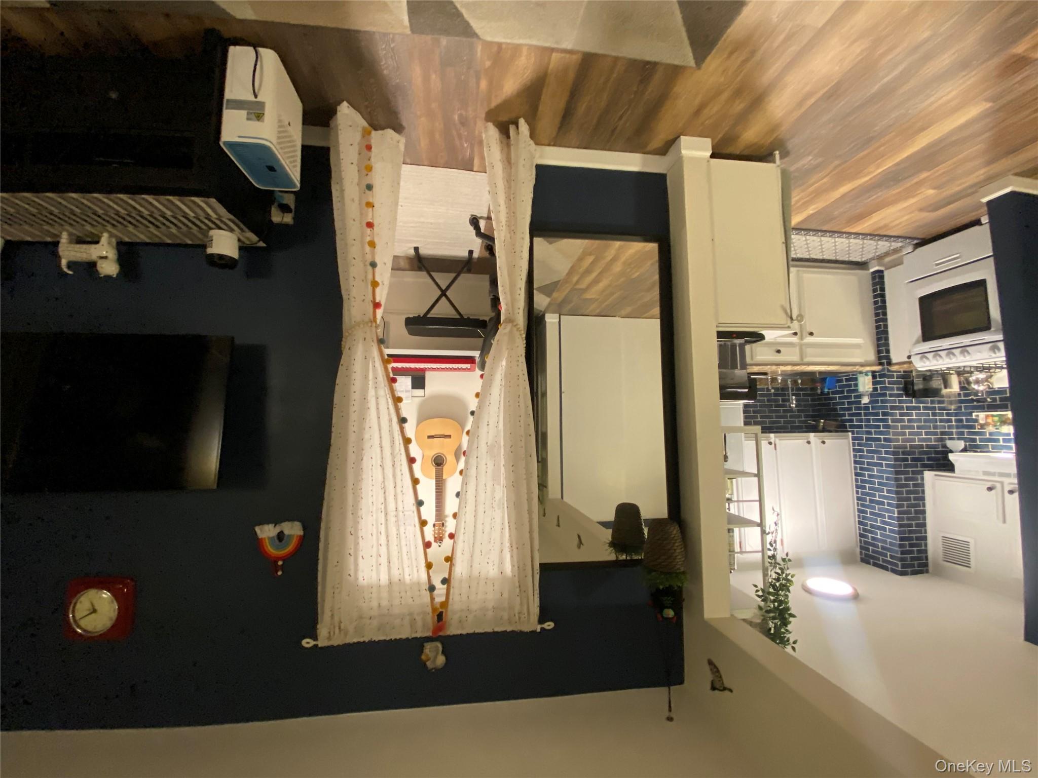 #11 photo, 110 Brooklyn Avenue, 长岛 Freeport , NY 11520