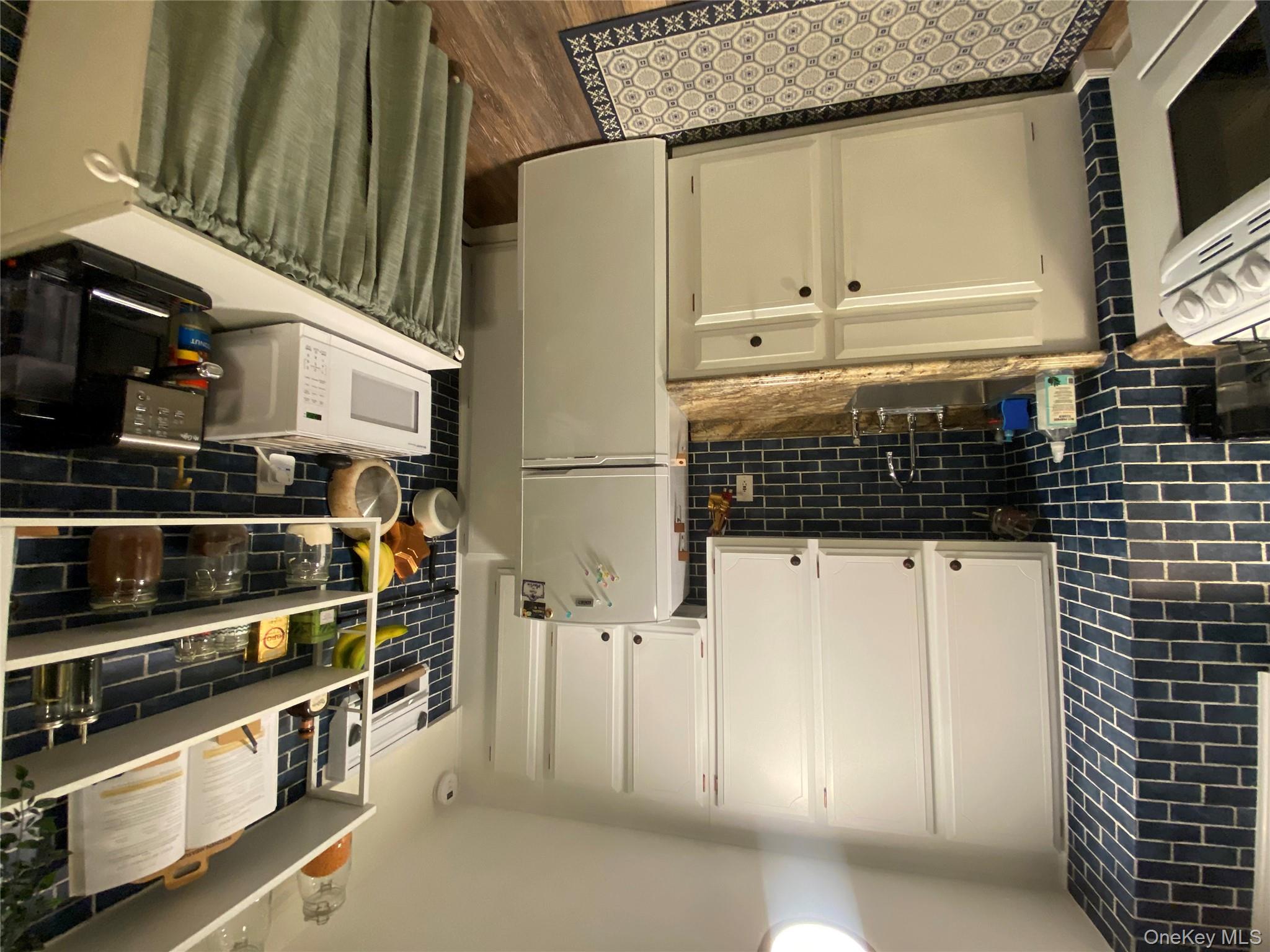 #9 photo, 110 Brooklyn Avenue, 长岛 Freeport , NY 11520