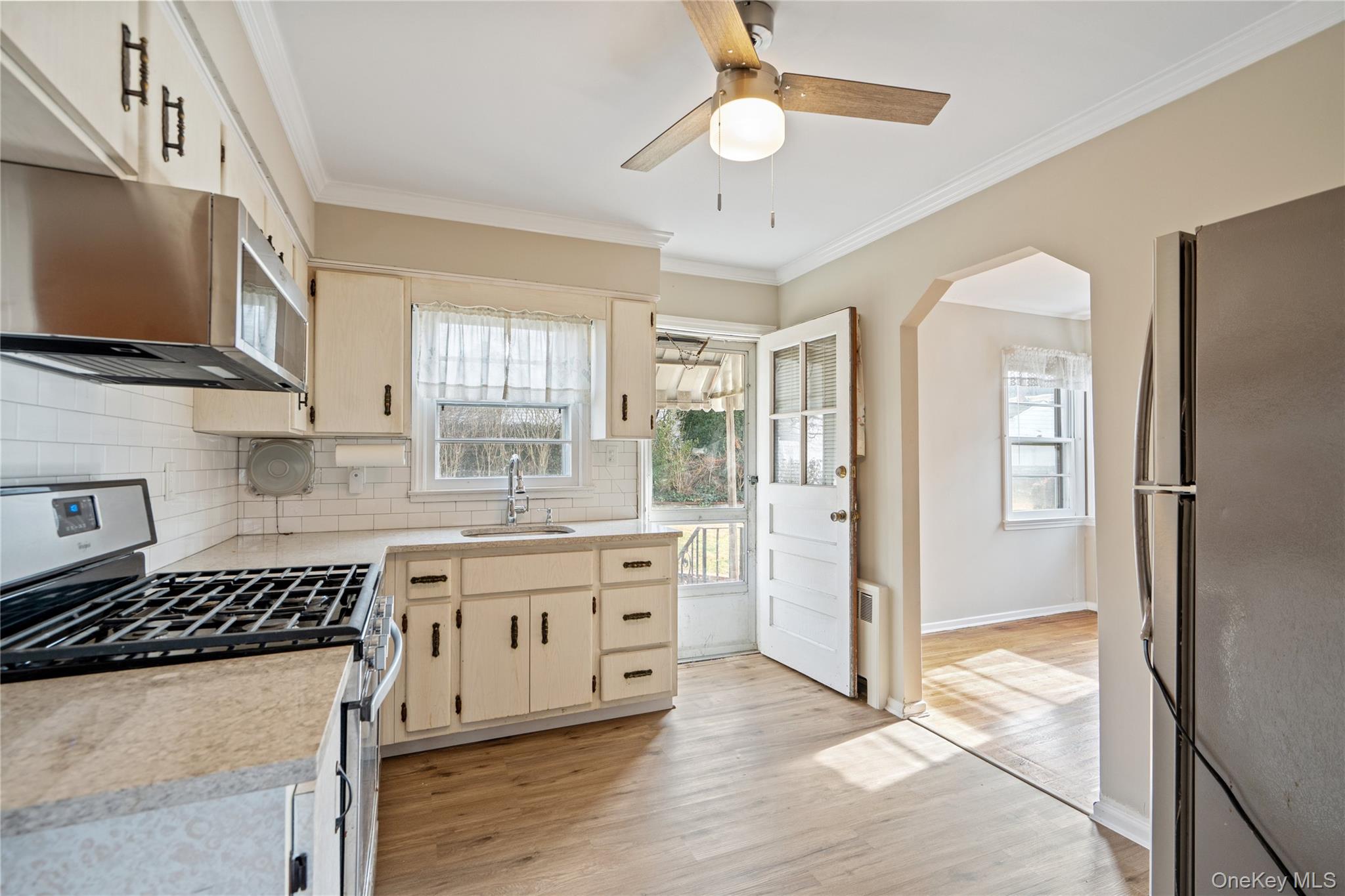 #13 photo, 178 Farnum Boulevard, Franklin Square , NY 11010