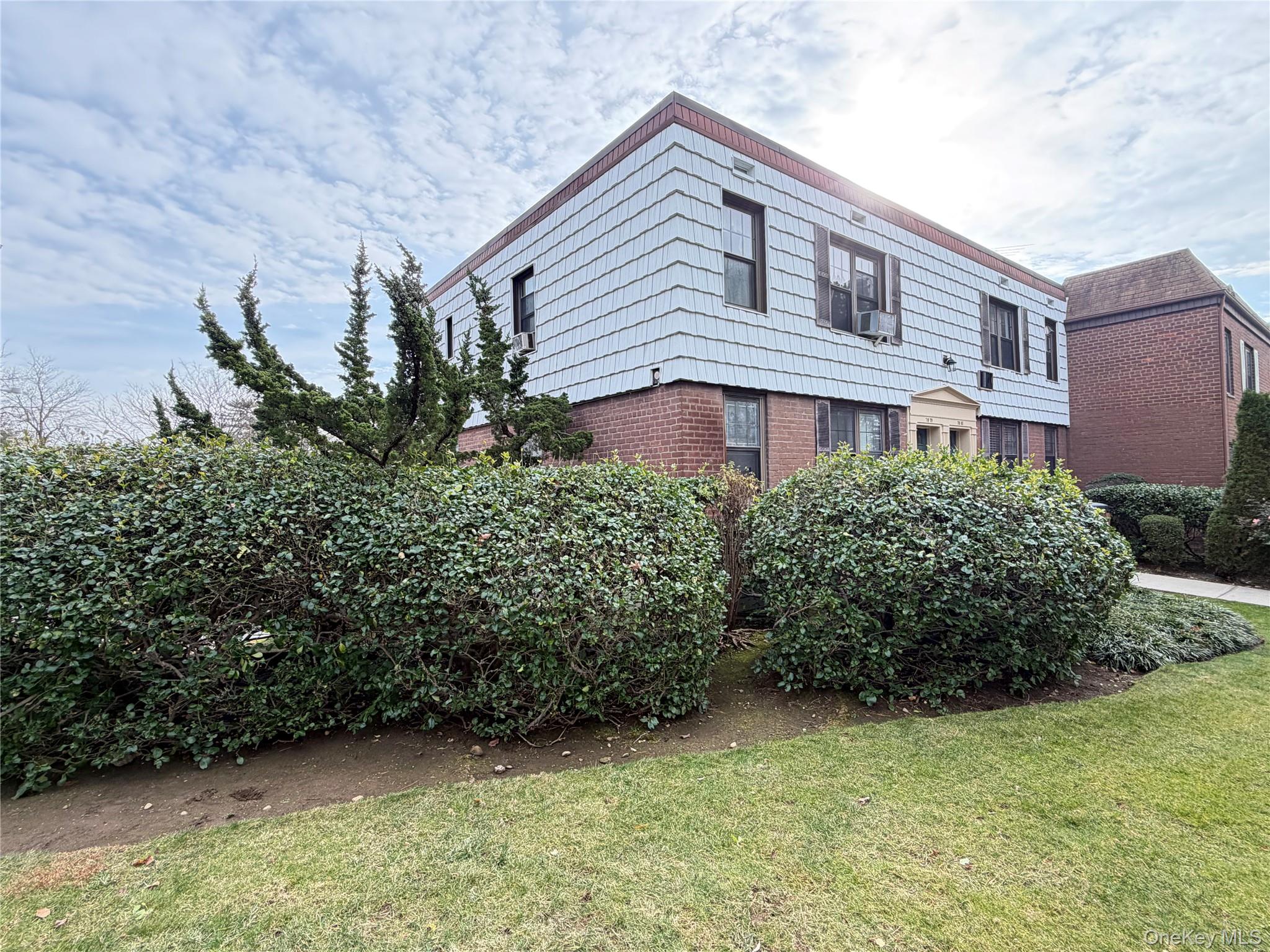 #2 photo, 70-79 Park Drive, Flushing , NY 11367