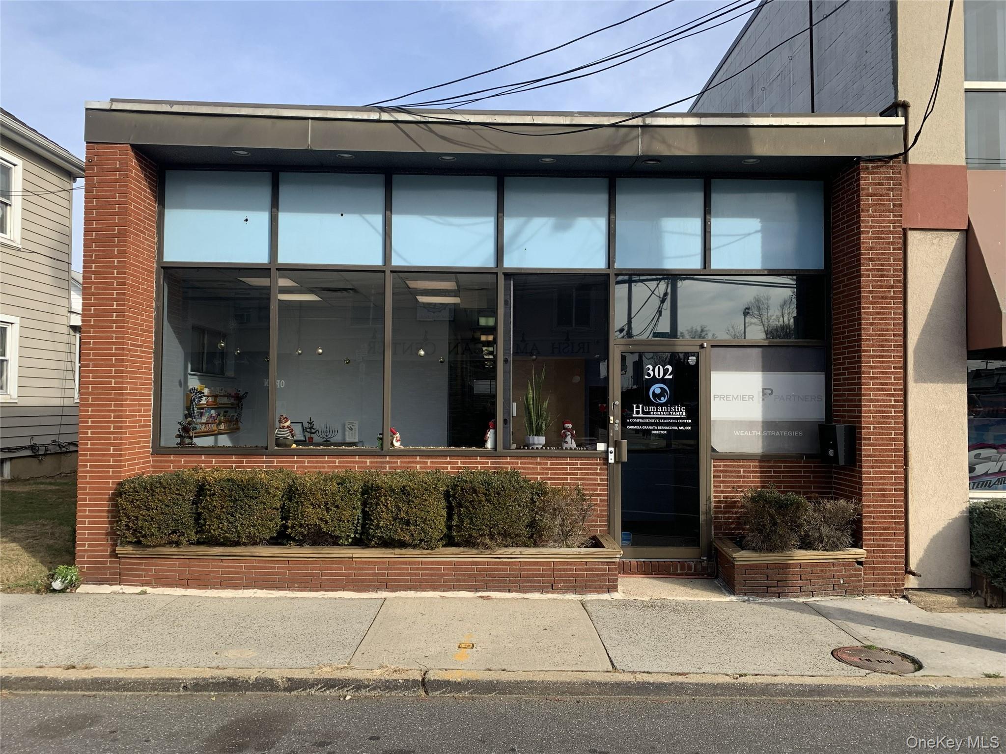 #1 photo, 302 Willis Avenue, Mineola , NY 11501