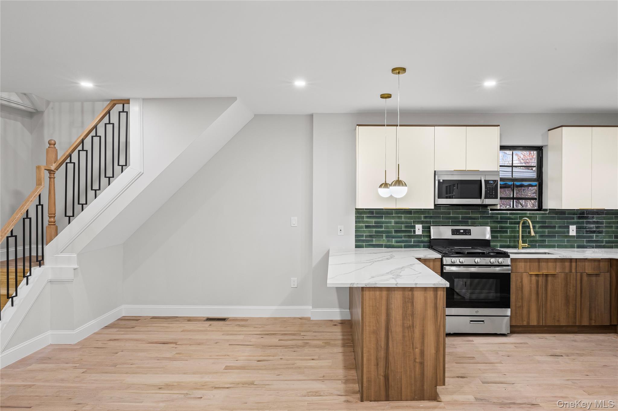 #15 photo, 16843 118th Road, 뉴욕퀸즈 Jamaica , NY 11434