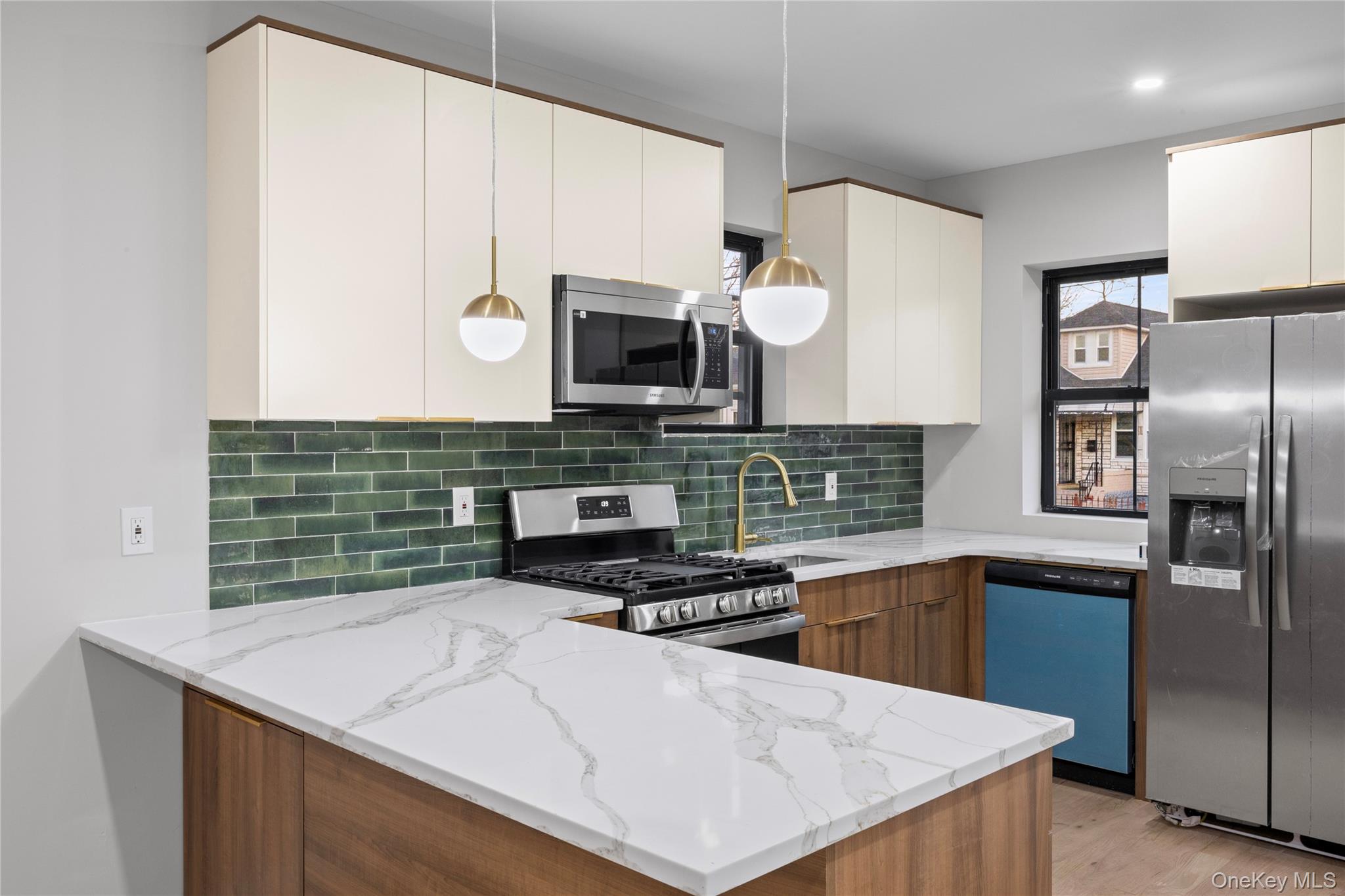 #16 photo, 16843 118th Road, 뉴욕퀸즈 Jamaica , NY 11434