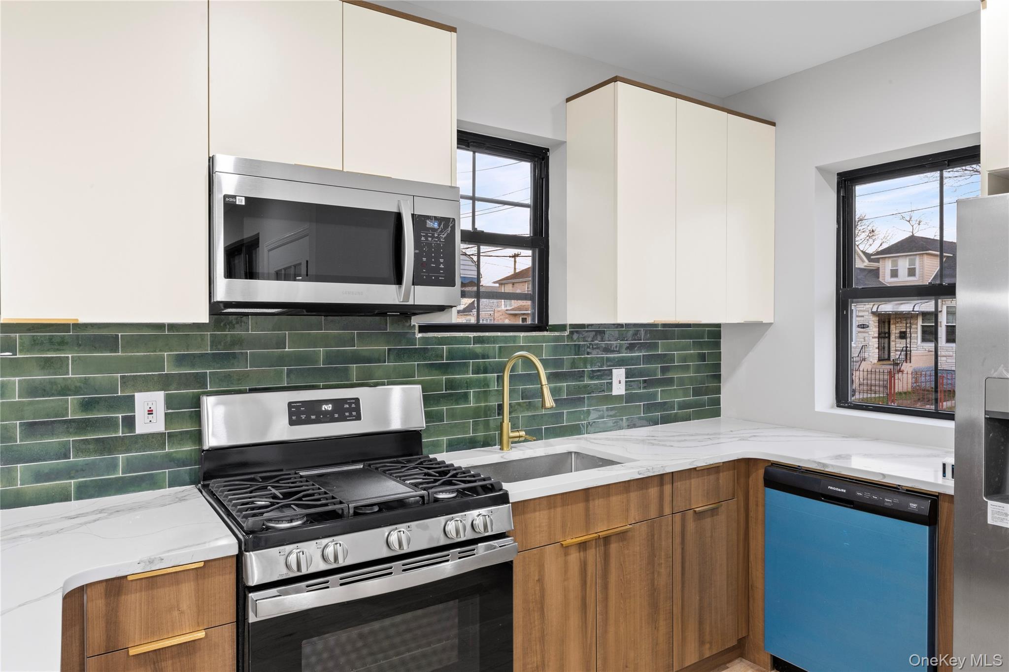 #17 photo, 16843 118th Road, 뉴욕퀸즈 Jamaica , NY 11434