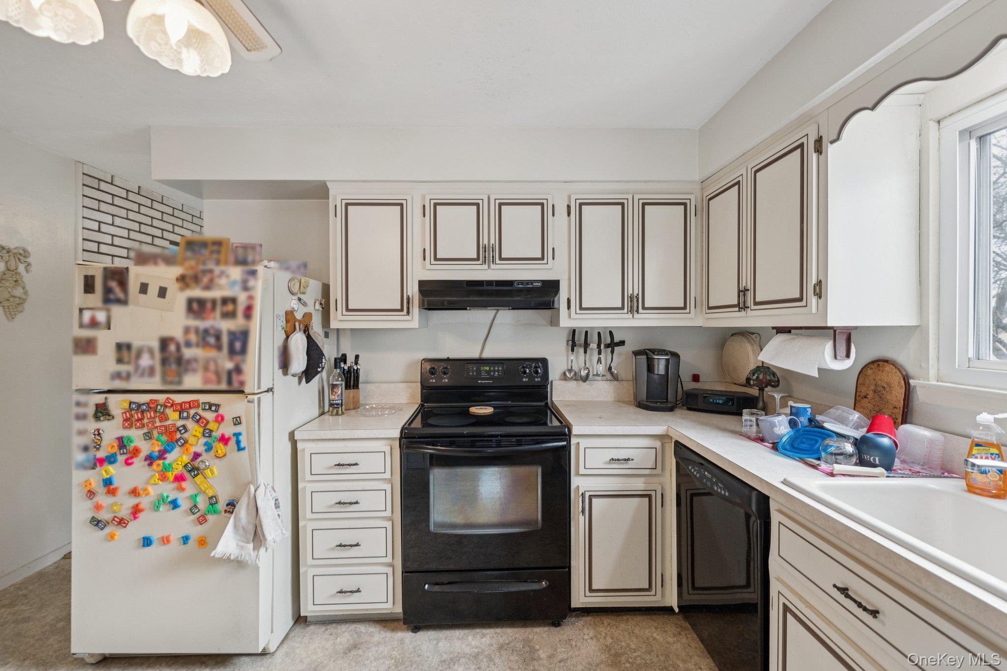 #18 photo, 182 Evergreen Avenue, Brentwood , NY 11717