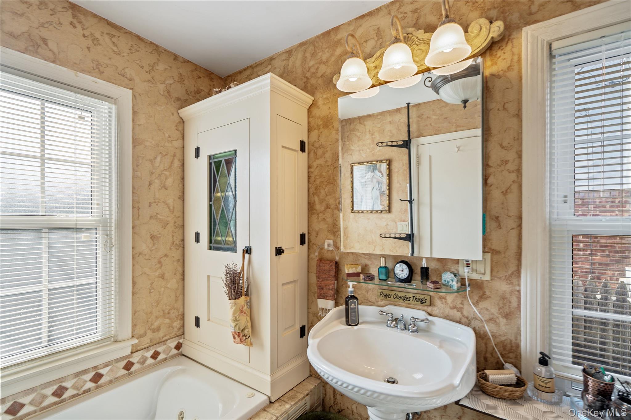 #20 photo, 126 Oakland Avenue, West Hempstead , NY 11552