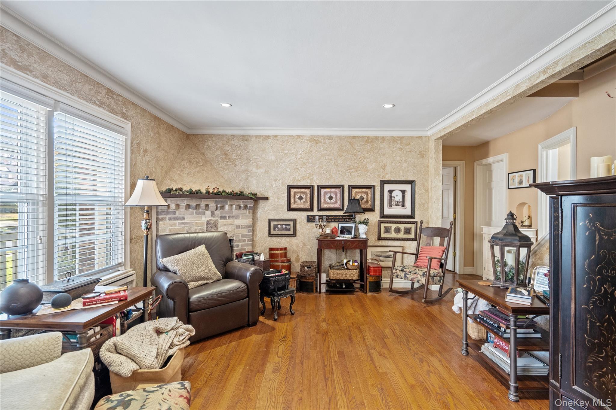 #7 photo, 126 Oakland Avenue, West Hempstead , NY 11552