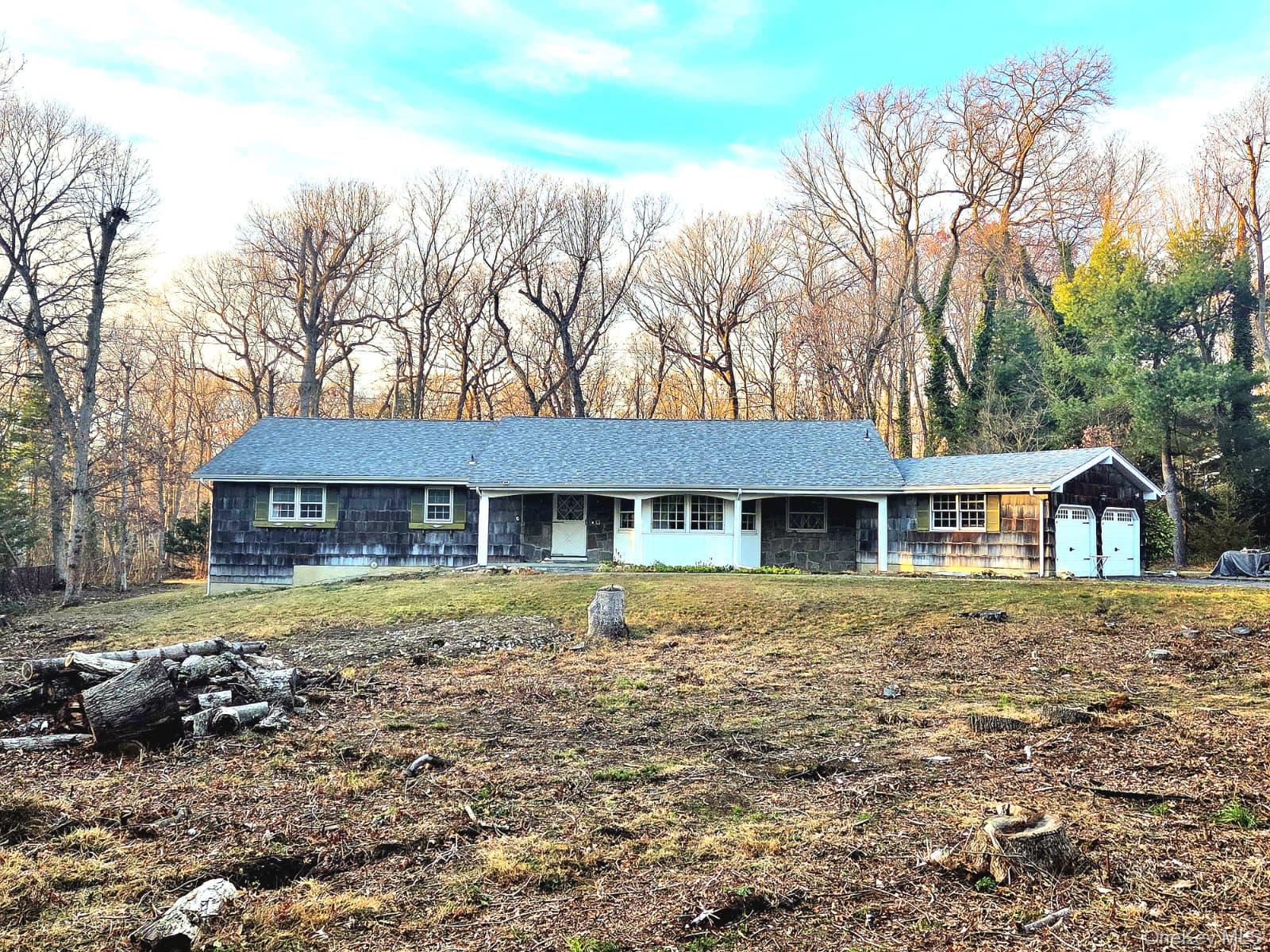 #1 photo, 9 Weaver Lane, Dix Hills , NY 11746