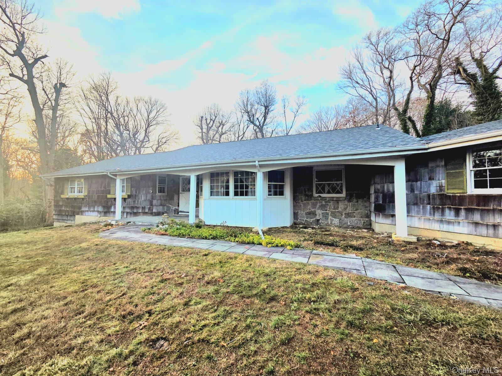 #2 photo, 9 Weaver Lane, Dix Hills , NY 11746