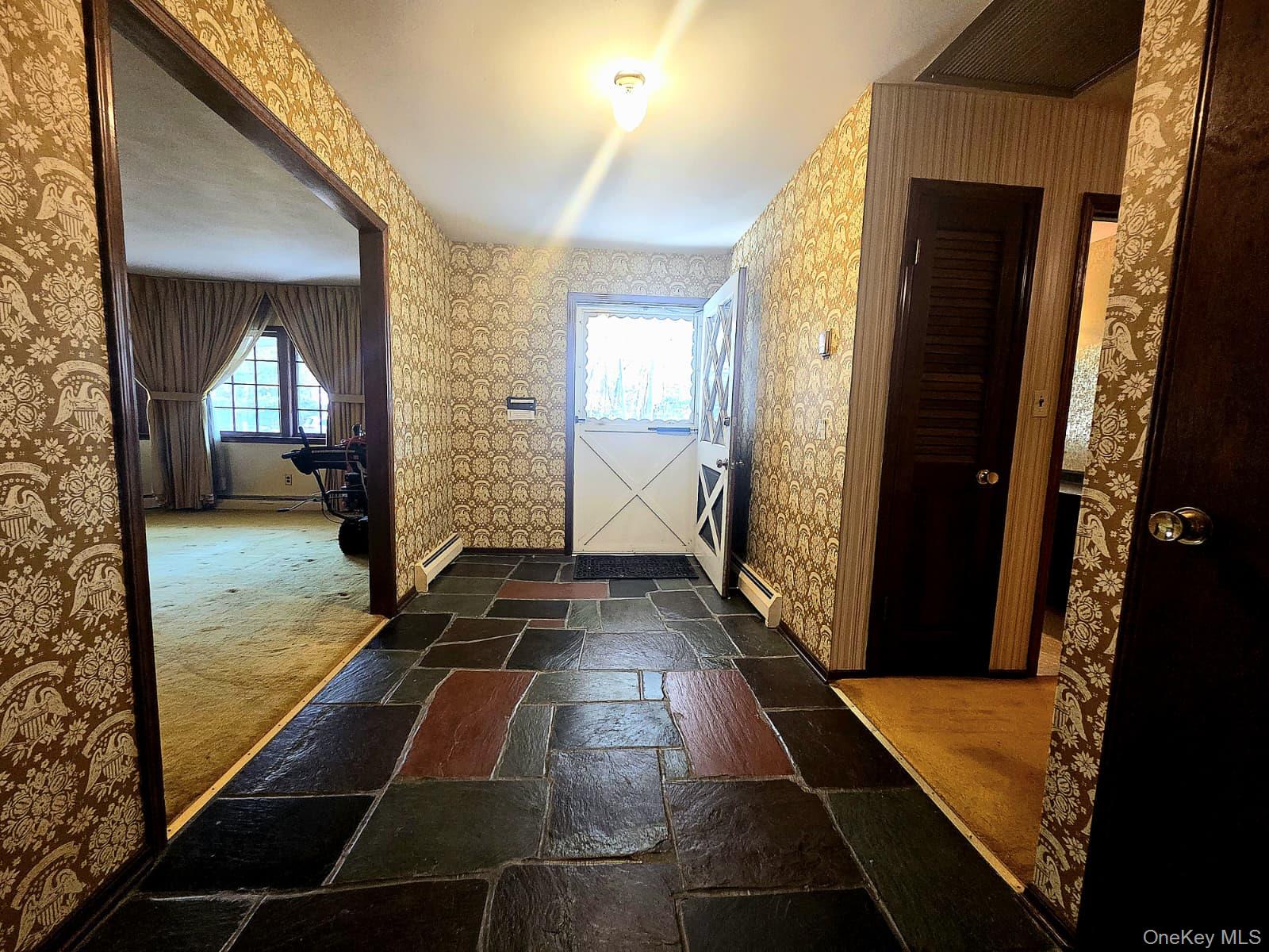 #3 photo, 9 Weaver Lane, Dix Hills , NY 11746