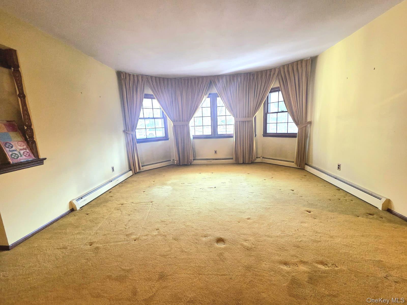 #4 photo, 9 Weaver Lane, Dix Hills , NY 11746