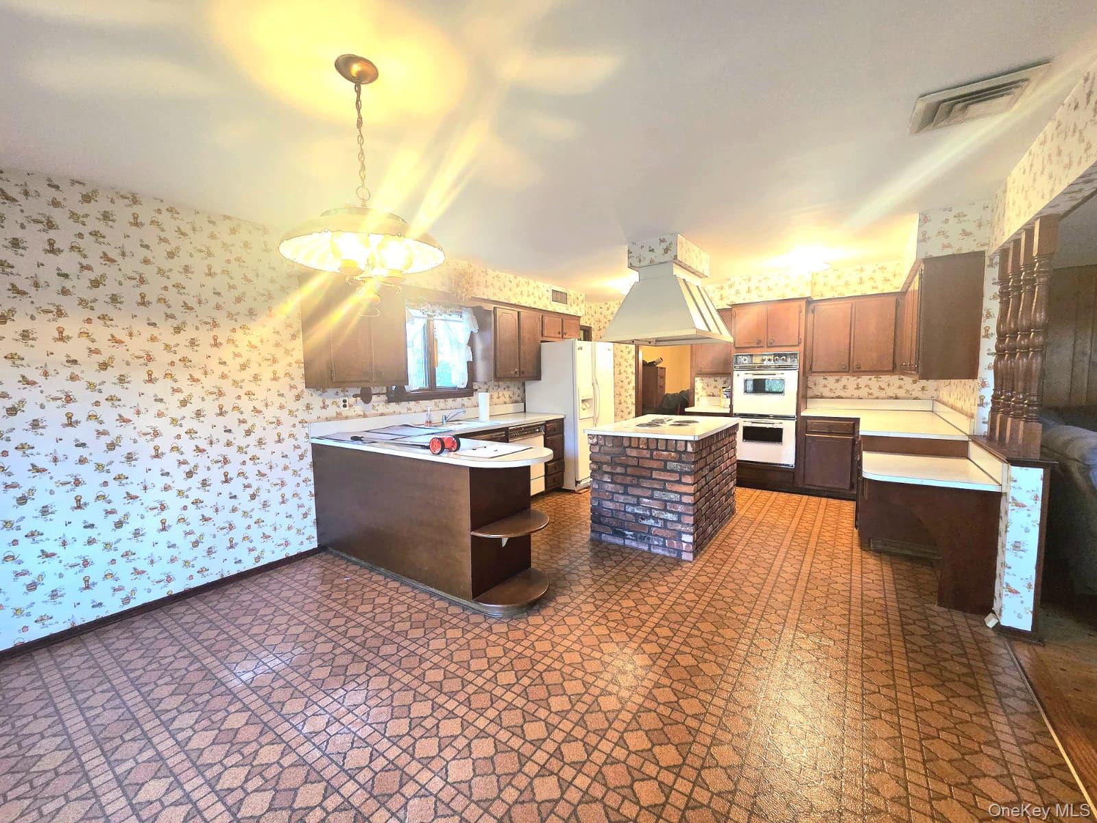 #8 photo, 9 Weaver Lane, Dix Hills , NY 11746