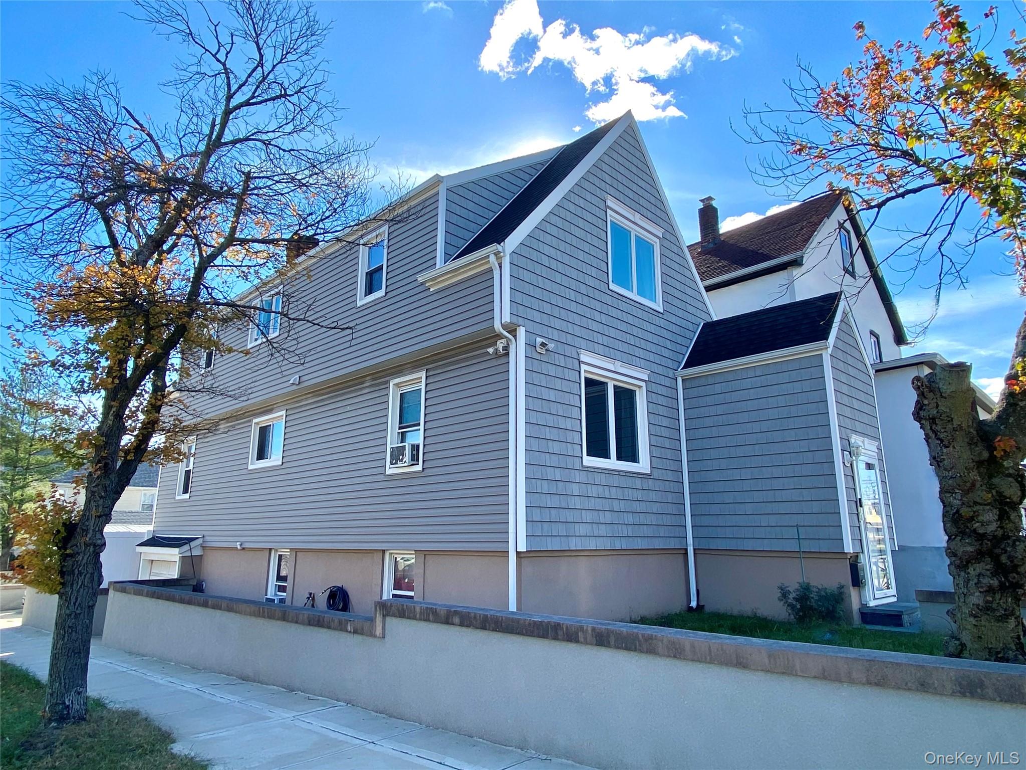 #3 photo, 121 Carroll Avenue, ناسو Valley Stream , NY 11580