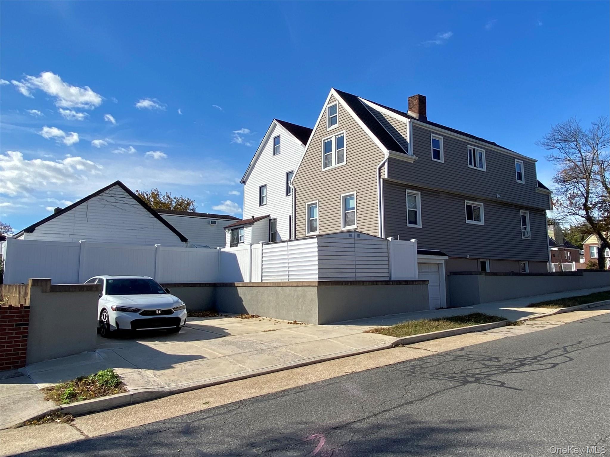 #4 photo, 121 Carroll Avenue, ناسو Valley Stream , NY 11580