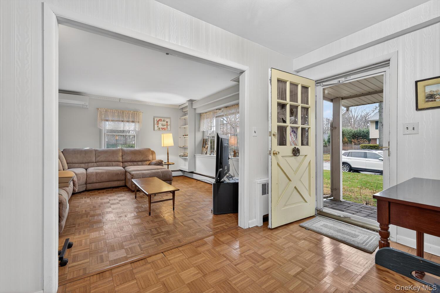 #3 photo, 1 Tracy Drive, Huntington , NY 11743