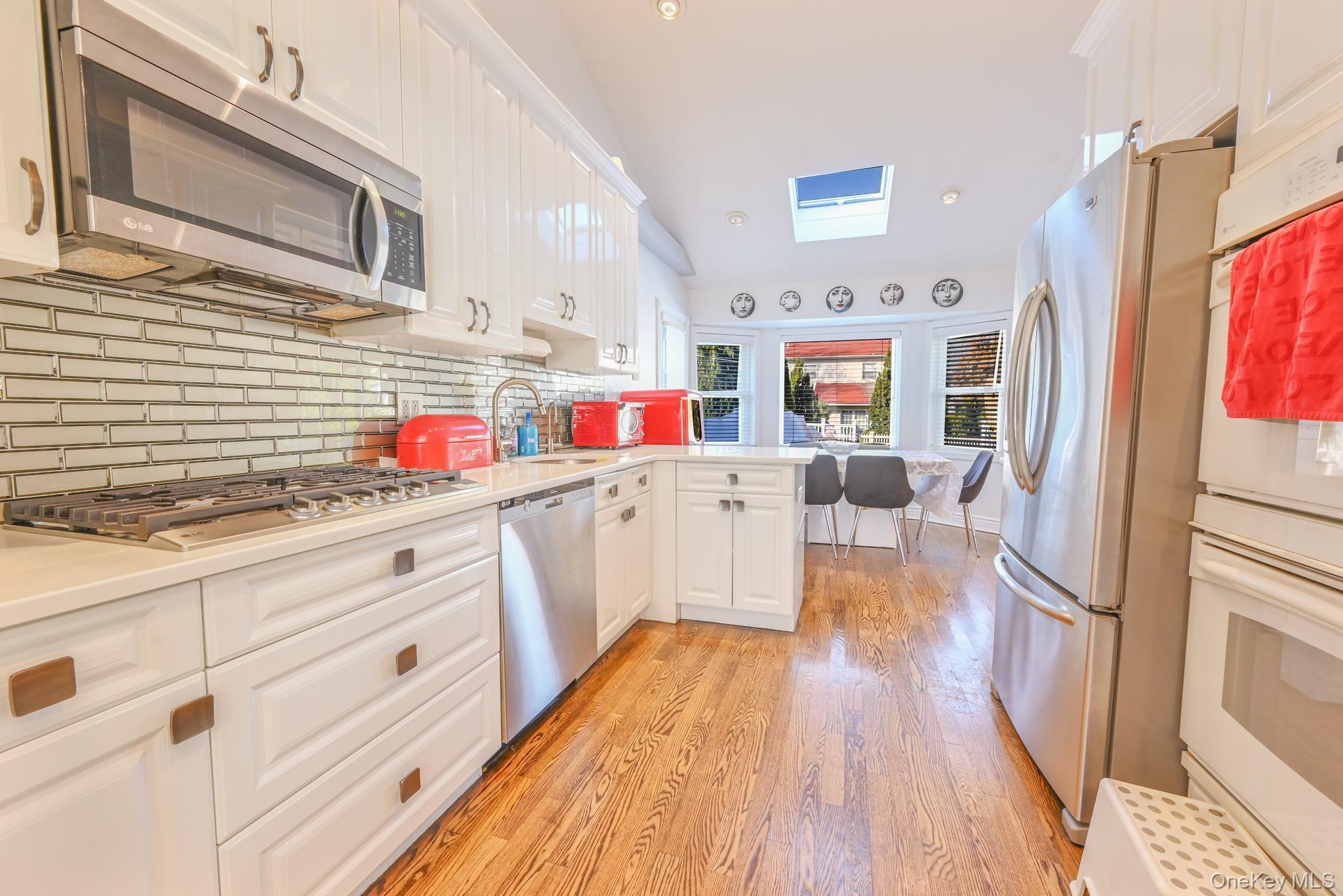 #10 photo, 972 S End, Hewlett , NY 11598