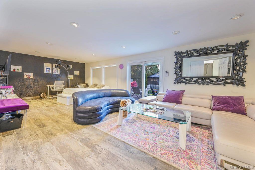 #12 photo, 972 S End, Hewlett , NY 11598