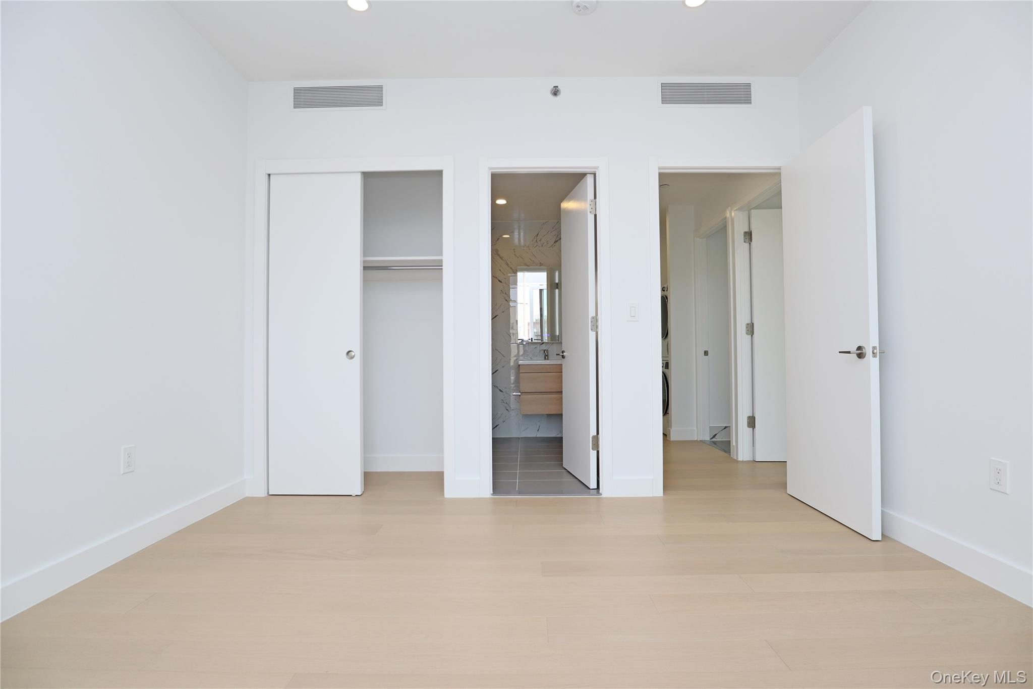 #16 photo, 15002 Northern Bloulevard, Flushing , NY 11354