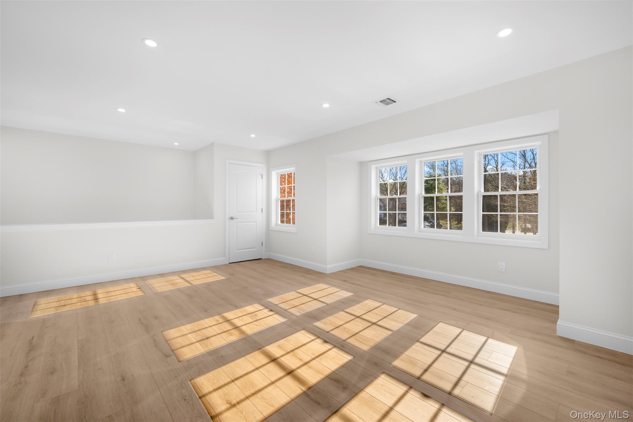 #10 photo, 48 Victorian Lane, Саффолк ‖ Medford , NY 11763