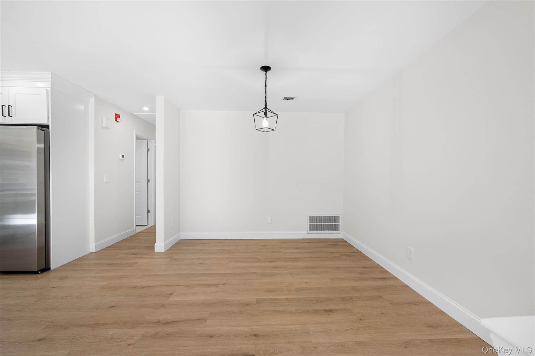 #11 photo, 48 Victorian Lane, Саффолк ‖ Medford , NY 11763