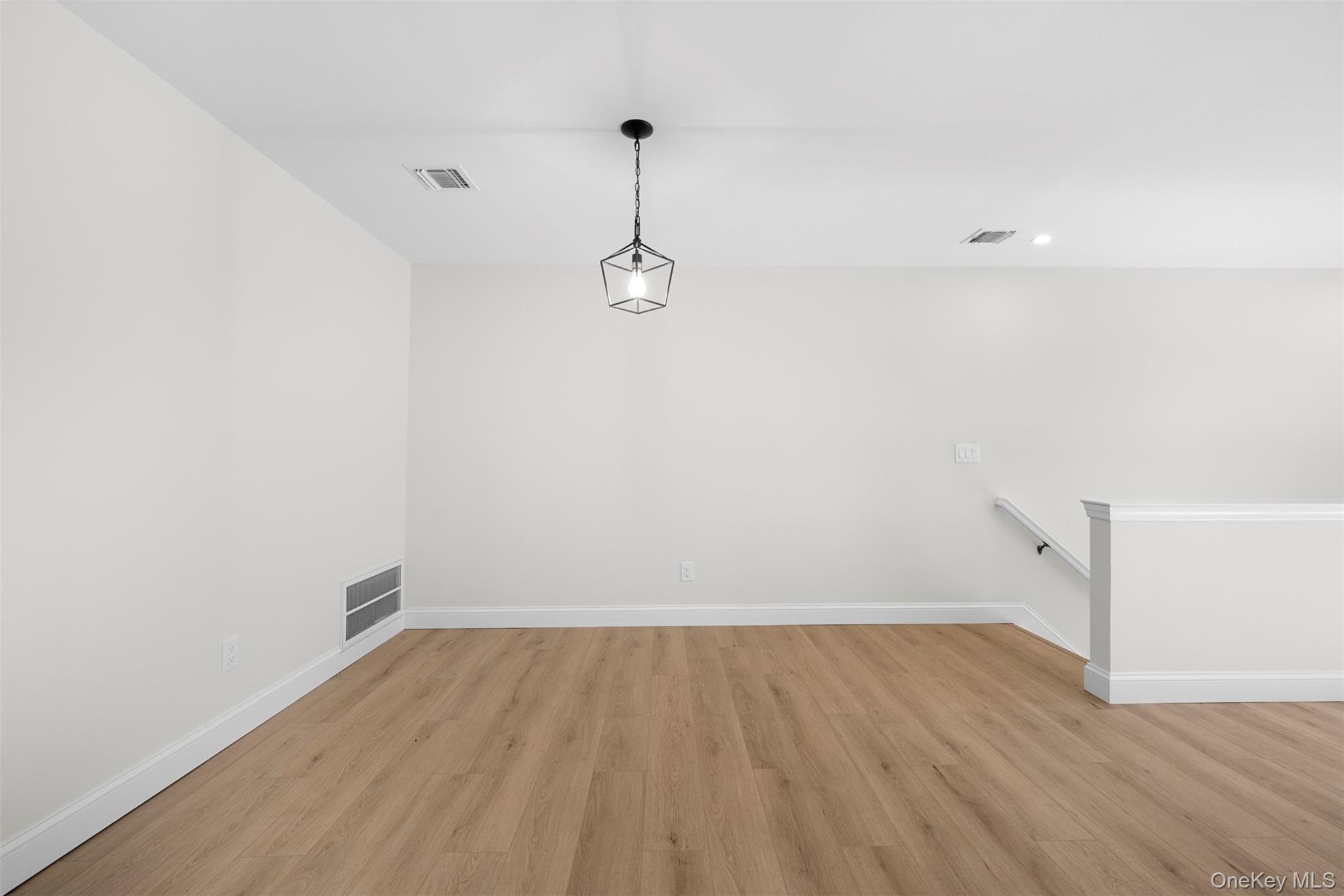 #12 photo, 48 Victorian Lane, Саффолк ‖ Medford , NY 11763