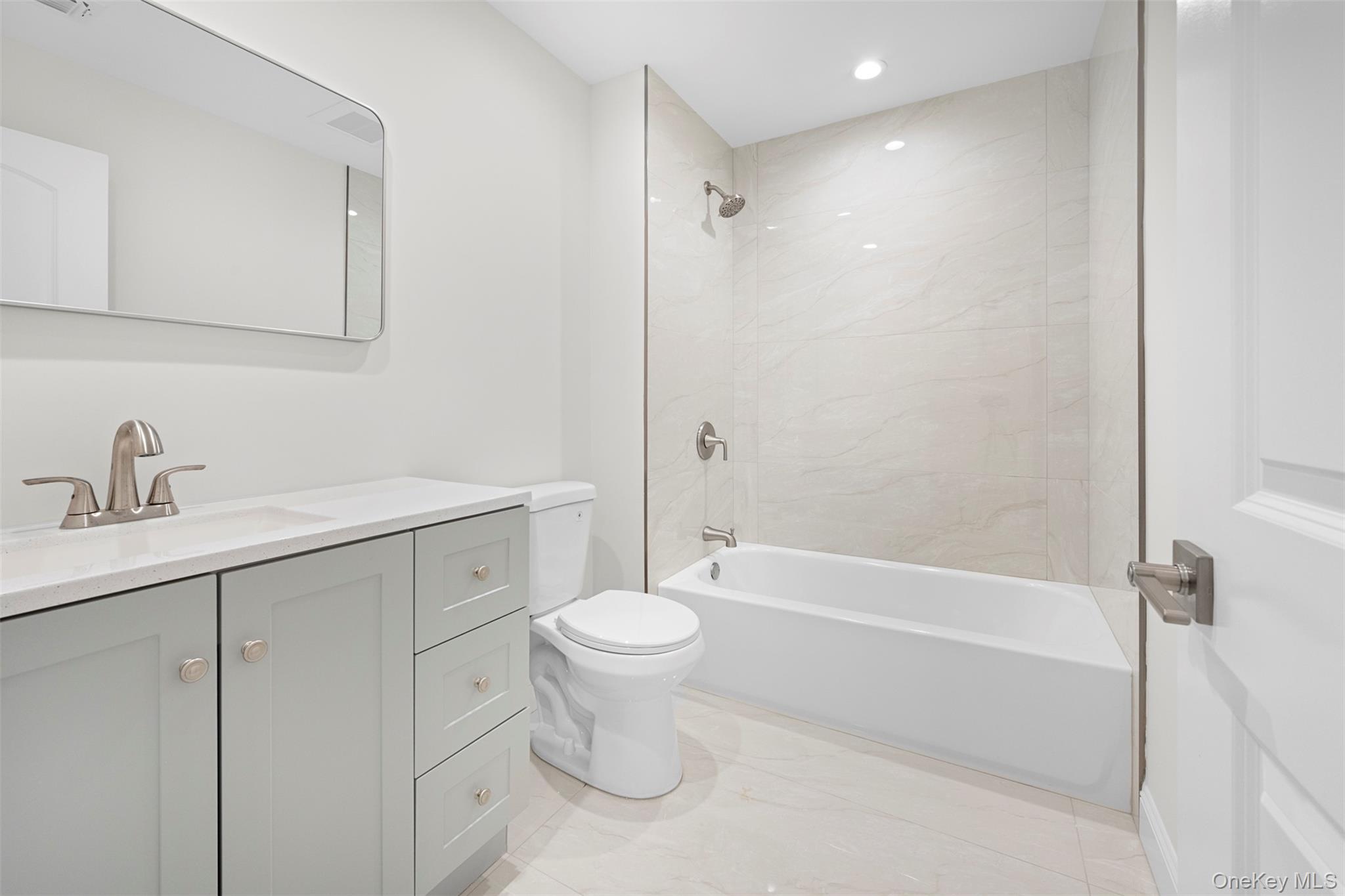 #14 photo, 48 Victorian Lane, Саффолк ‖ Medford , NY 11763