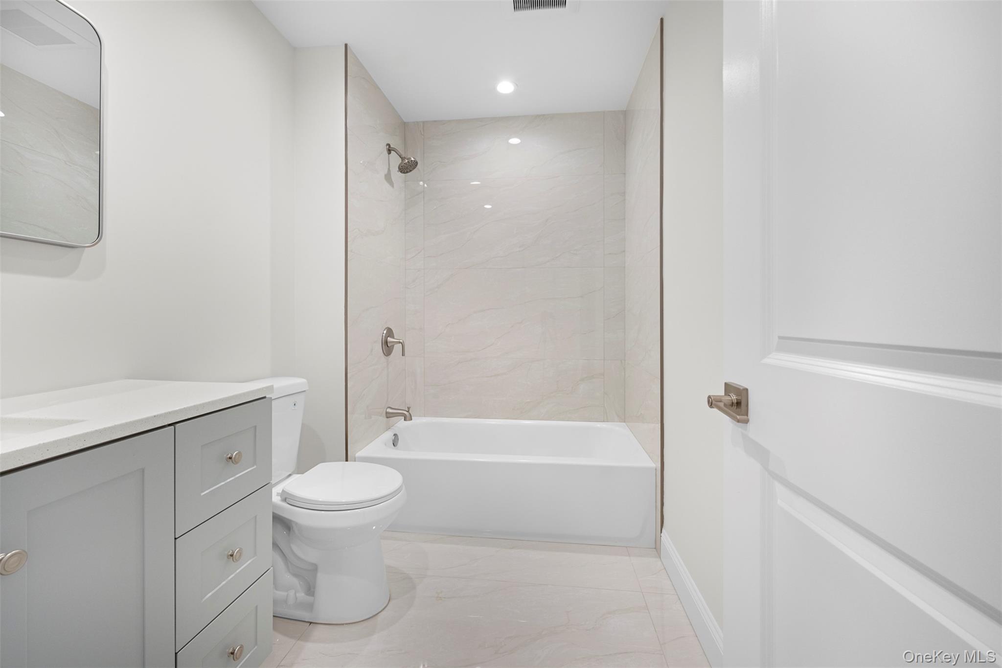 #15 photo, 48 Victorian Lane, Саффолк ‖ Medford , NY 11763