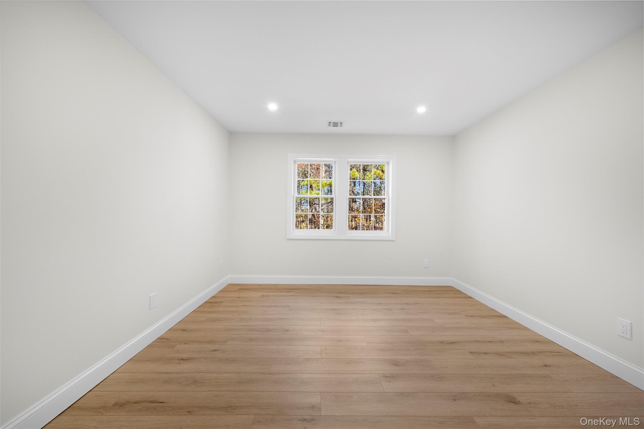 #16 photo, 48 Victorian Lane, Саффолк ‖ Medford , NY 11763