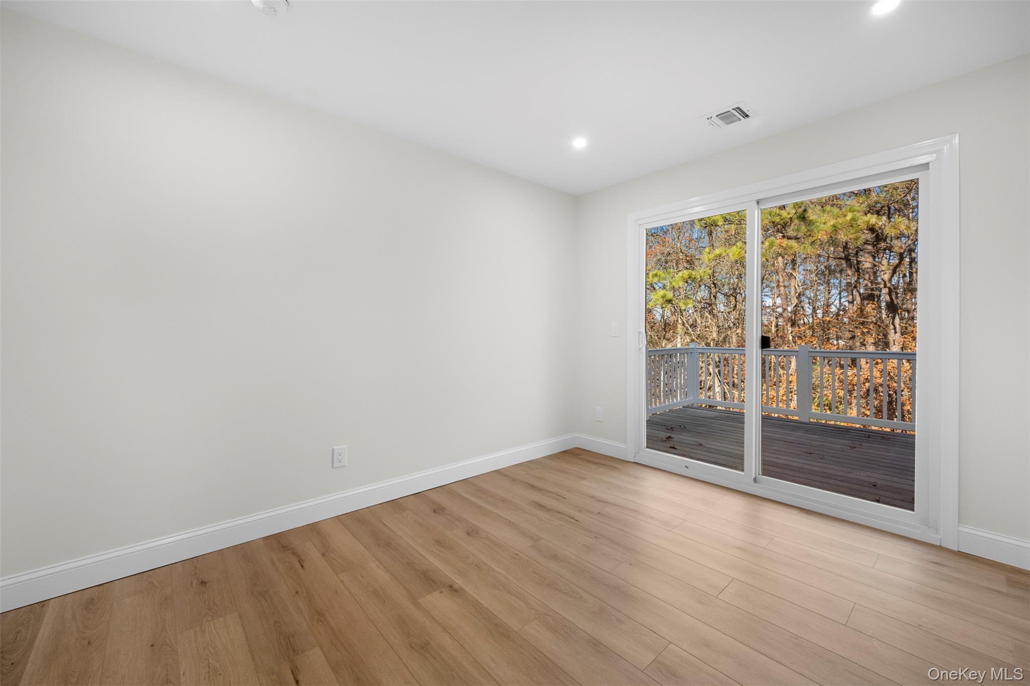 #18 photo, 48 Victorian Lane, Саффолк ‖ Medford , NY 11763