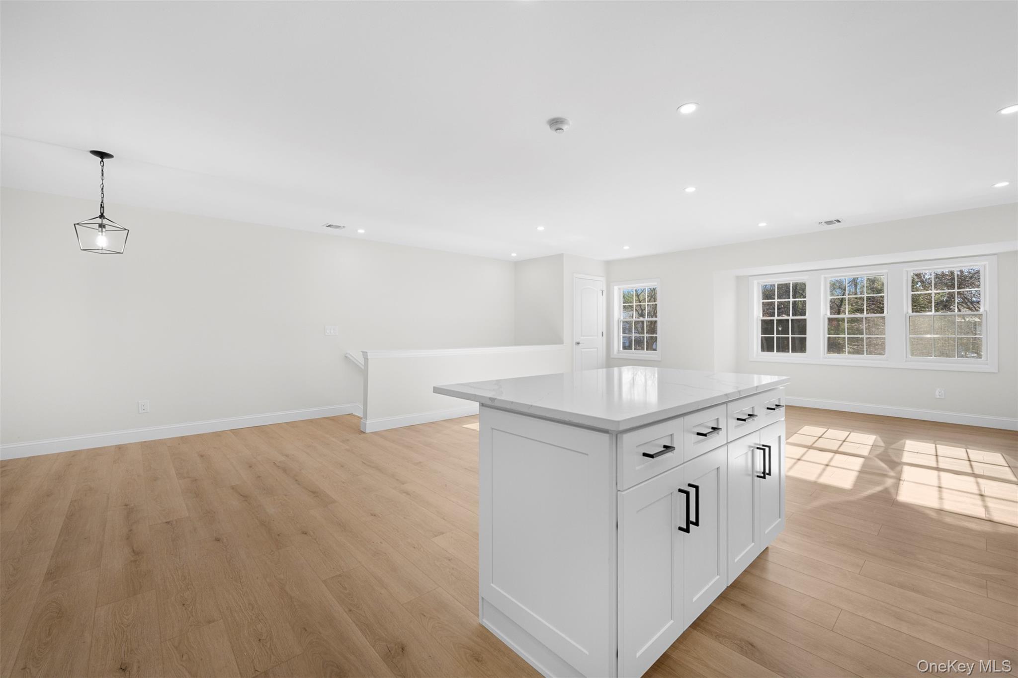 #8 photo, 48 Victorian Lane, Саффолк ‖ Medford , NY 11763