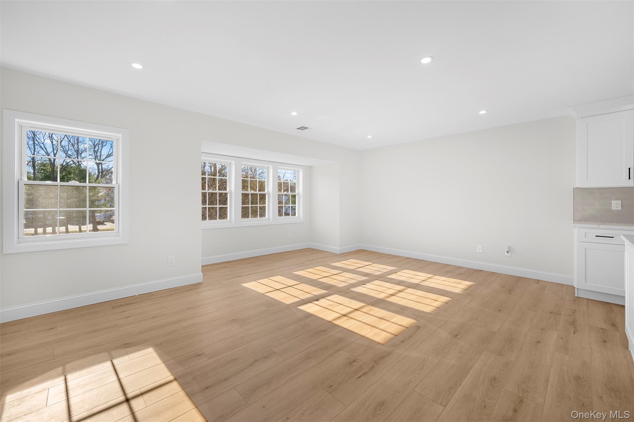 #9 photo, 48 Victorian Lane, Саффолк ‖ Medford , NY 11763