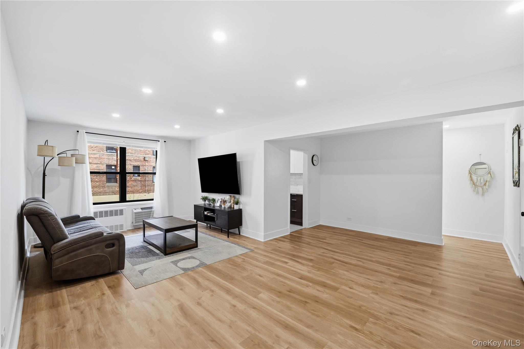 #4 photo, 226-26 Union Turnpike, 뉴욕퀸즈 Bayside , NY 11364