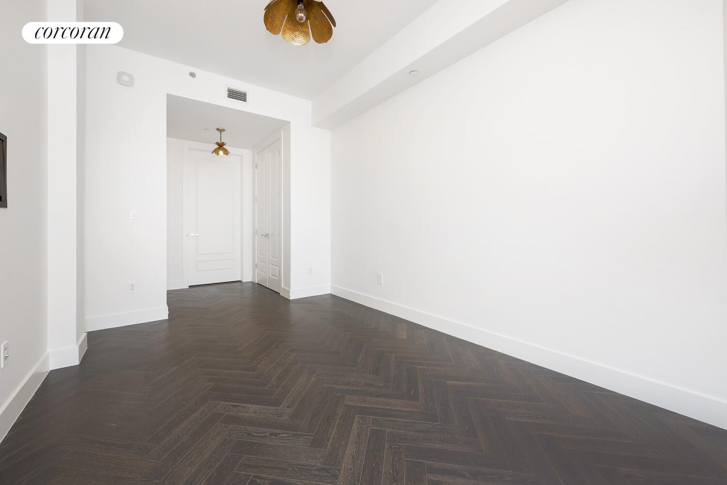 #8 photo, Long Island City, कुईंस Long Island City , NY 11101