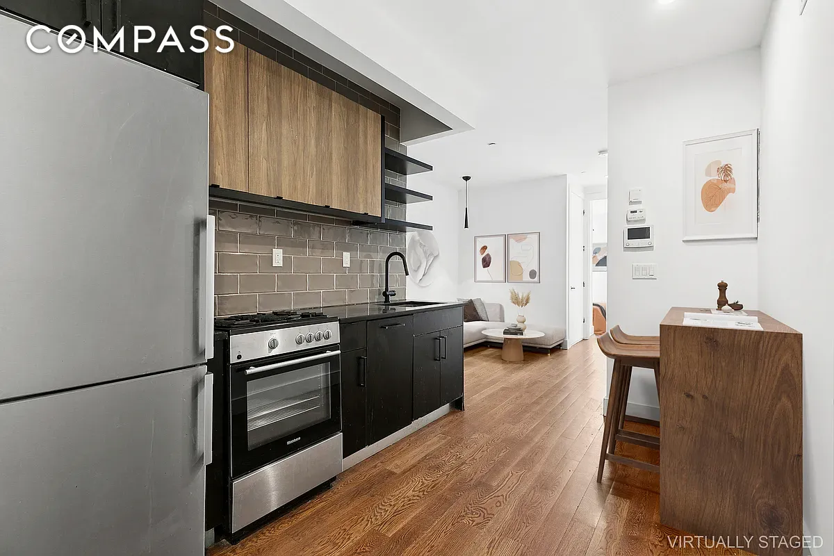 #6 photo, Ridgewood, कुईंस Ridgewood , NY 11385