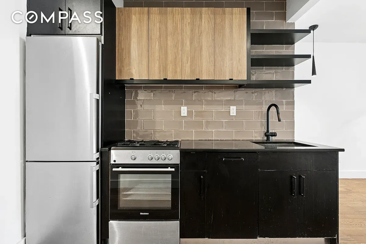 #7 photo, Ridgewood, कुईंस Ridgewood , NY 11385